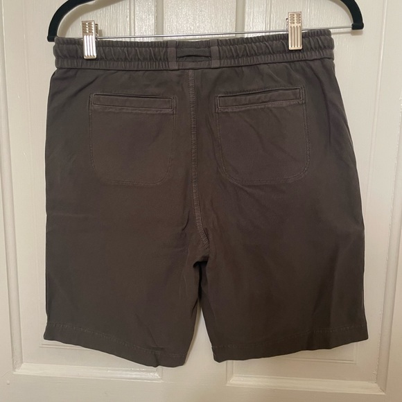 Athleta Olive Farollon Bermuda shorts size 2 - Picture 5 of 5